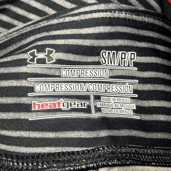 Under Armour women's black and gray sports Capri leggings size small - Picture 5 of 8